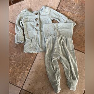 Newborn to 3 month bamboo 2 piece set